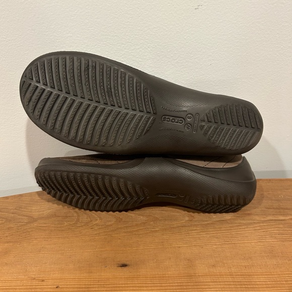 Crocs Mary Jane’s size 8. - Picture 4 of 5